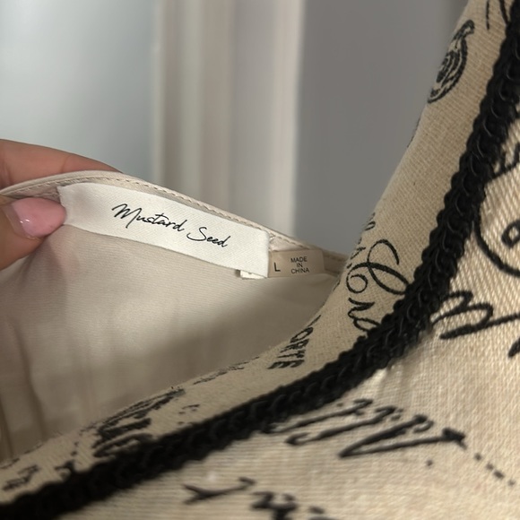 Mustard Seed Pleated Beige / Cream Ruffled Puffy Sleeve V-Neck Blouse L - Picture 5 of 6